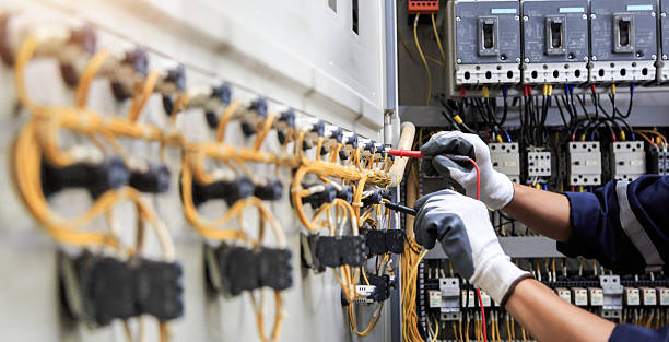 Professional Electrician technician working in Quinnipiac University, CT